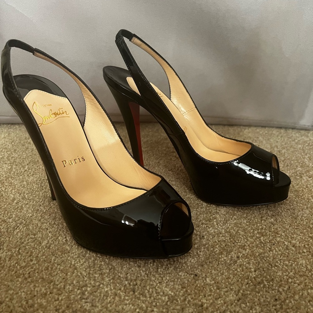Gorgeous never worn authentic CHRISTIAN LOUBOUTIN